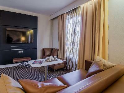 Mercure Pontoise Centre Hotel